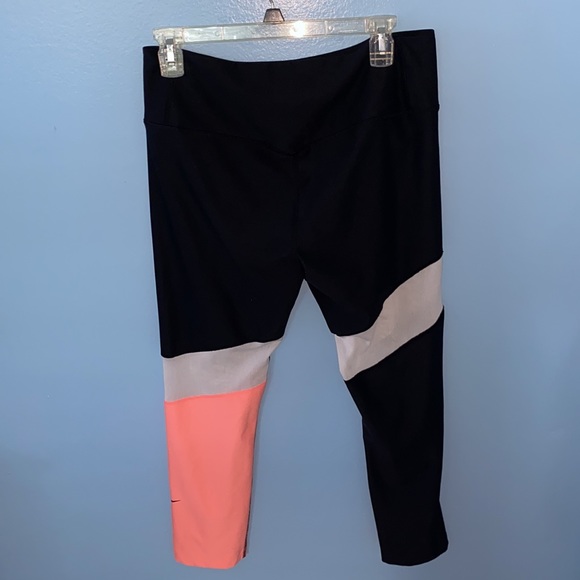 Nike Large Black Leggings - Picture 3 of 3